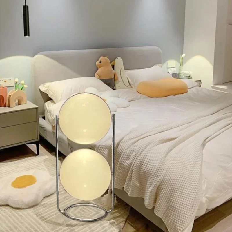 Акриловый шар с вращающимся хромированным металлическим светодиодным торшером для гостиной, спальни, рядом с огнями, украшения дома Изображение 1